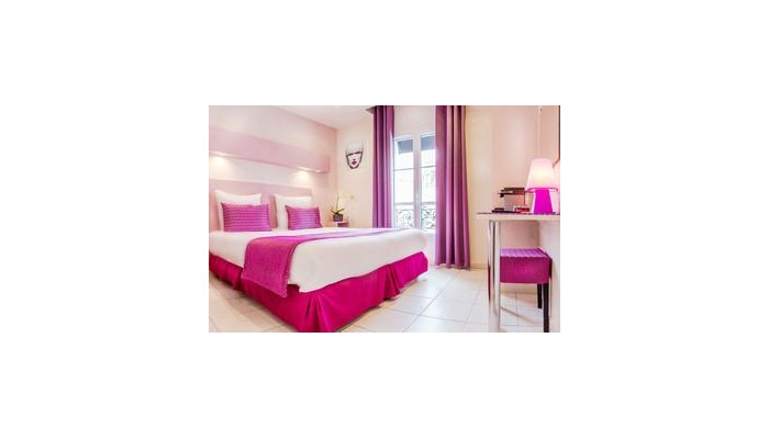 Pink Hotel poza 5