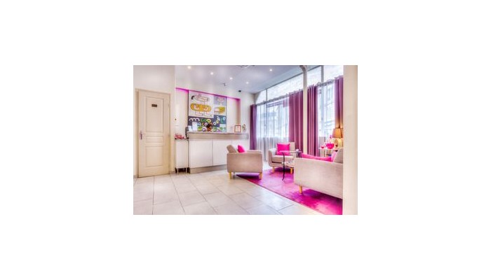 Pink Hotel poza 3