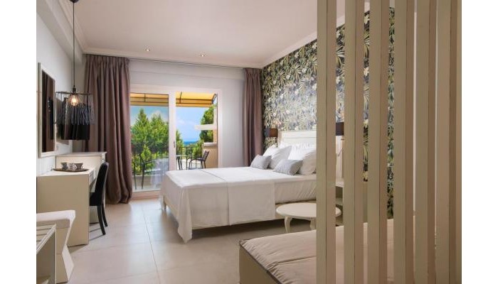 Hotel Neikos Mediterraneo Luxury Suites poza 2