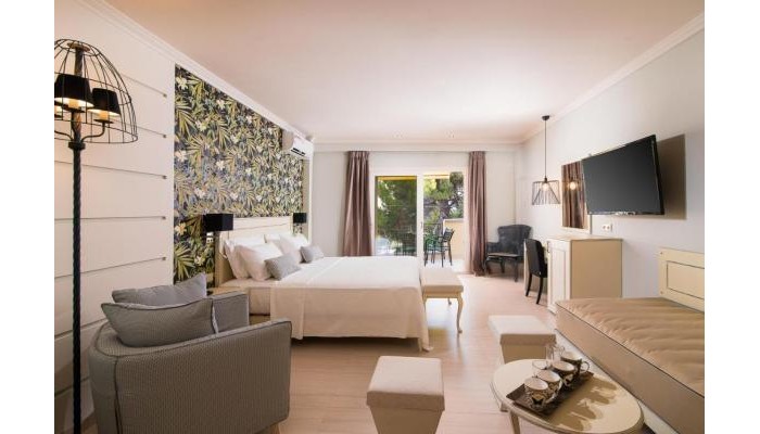 Hotel Neikos Mediterraneo Luxury Suites poza 3