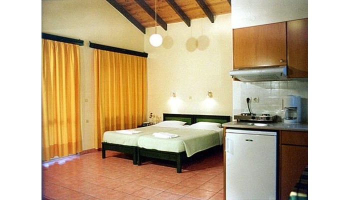 Theos Village poza 3