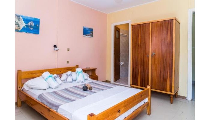 Roussas Studios And Apartments poza 9