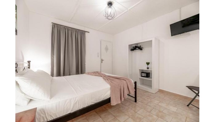 Zante Riva Studios poza 15