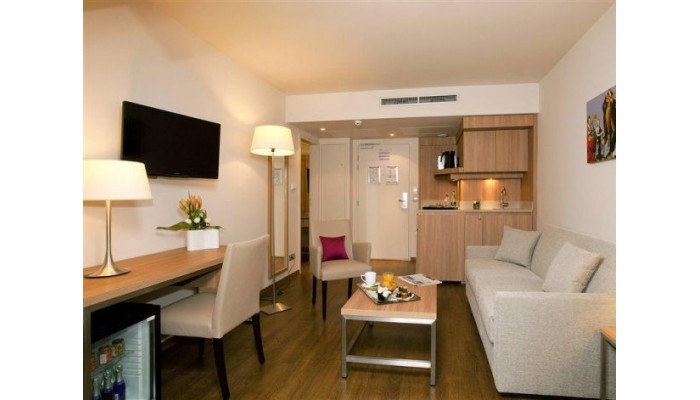 Residhome Roissy Park Airport Shuttle www.travos.ro