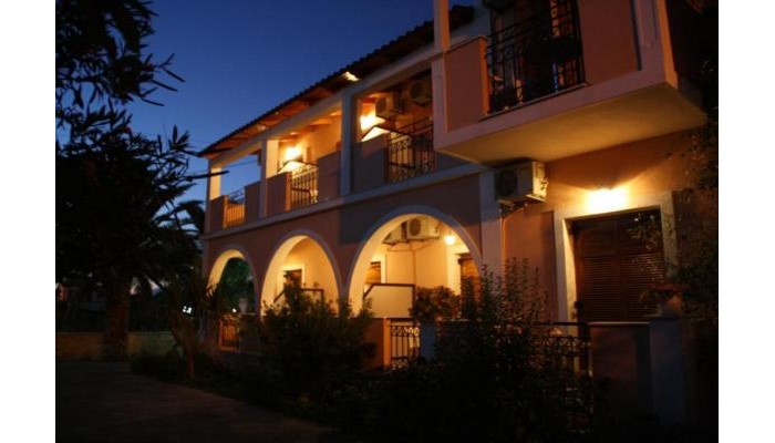 Antonio Studios poza 2