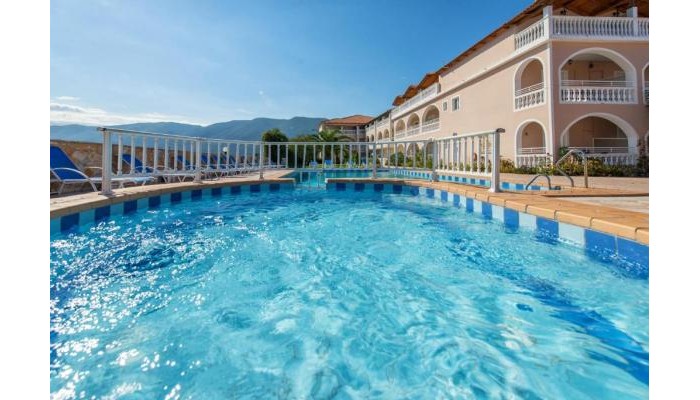 Dennis Studios Alykanas poza 8