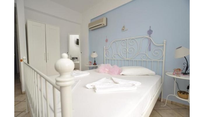 Manos Syros Apartments poza 5