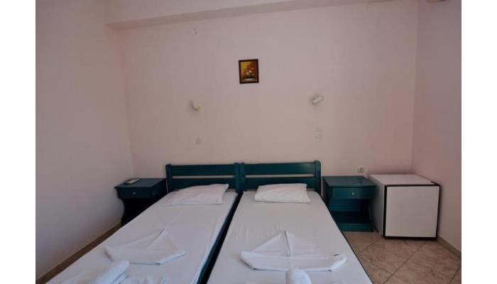 Elena Studios poza 4