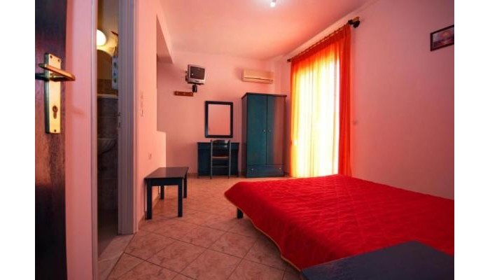 Elena Studios poza 5