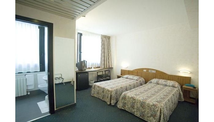 Hotel City poza 5