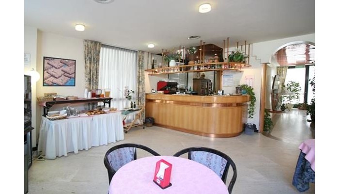 Hotel City poza 3