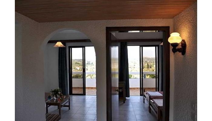 Hotel Karavos poza 5