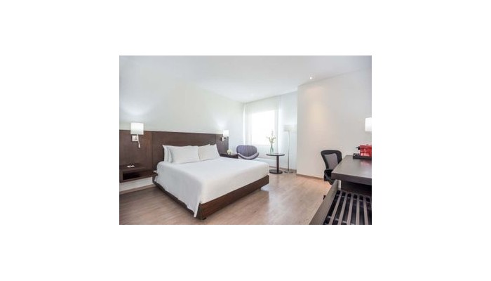 Hotel Nh Collection Royal Smartsuite poza 6