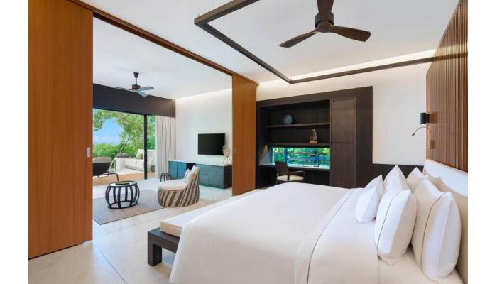 The Westin Maldives Miriandhoo Resort poza 6