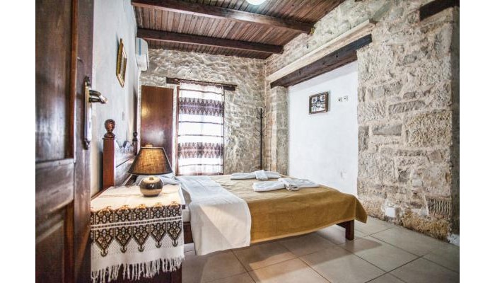 Stone Village (Ex Petrino Chorio) poza 4