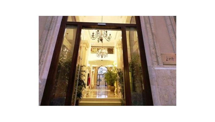 Le Patio Hotel poza 0