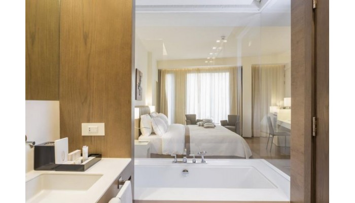 O Monot Luxury Boutique Hotel poza 2