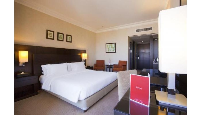 Ramada Plaza Hotel poza 1