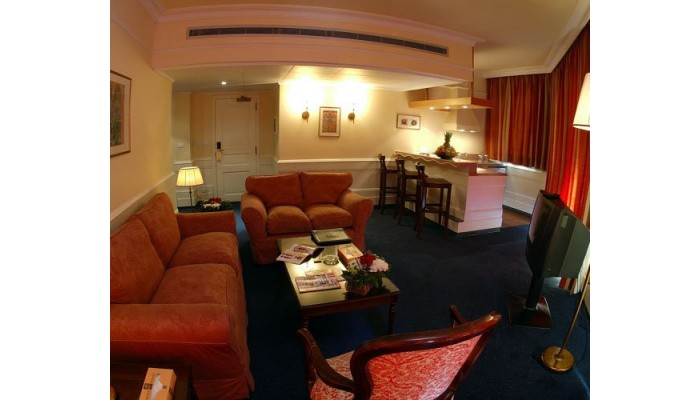 Takaya Suites Hotel poza 3