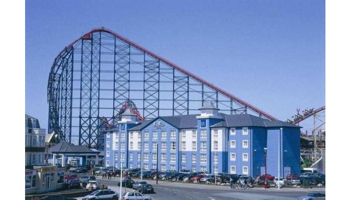 Big Blue Hotel poza 0