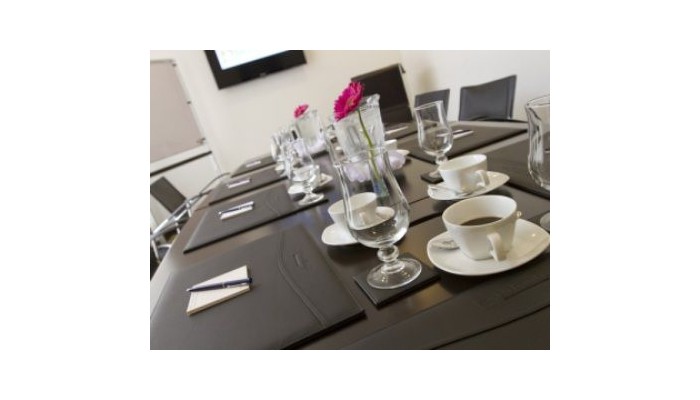 Hotel Nh Urban 93 Royal poza 11