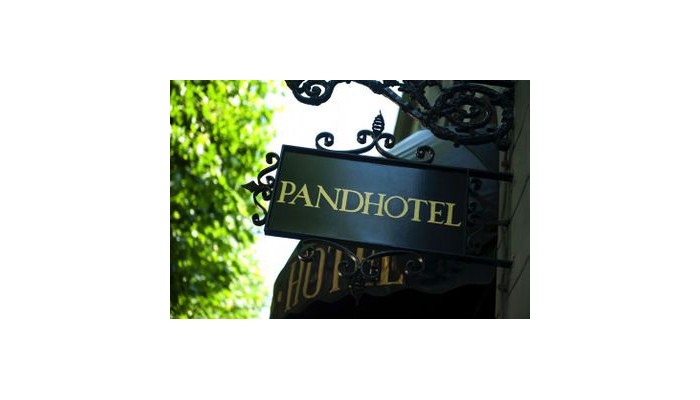 Hotel Pand poza 1