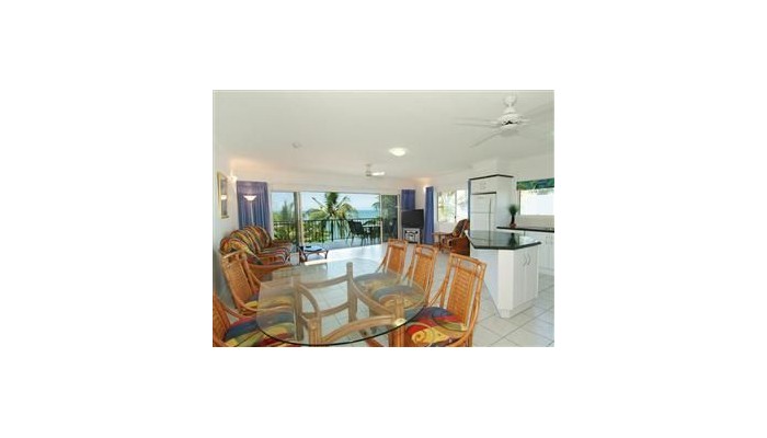 Beachfront Apartments On Trinity Beach poza 2