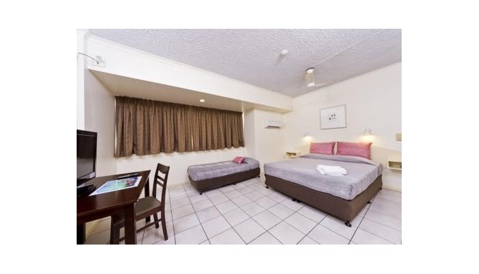 Hides Hotel Cairns poza 4