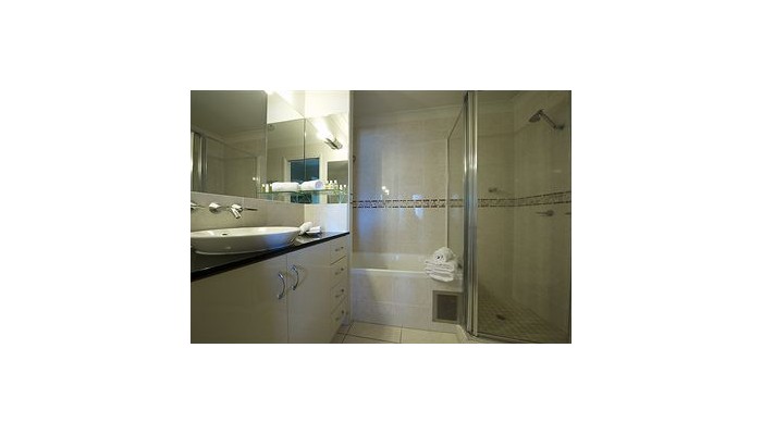 Jack & Newell Cairns Luxury Apartments poza 4