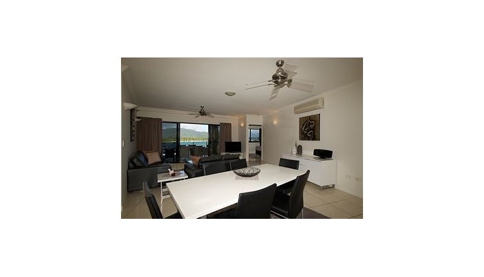 Jack & Newell Cairns Luxury Apartments poza 5