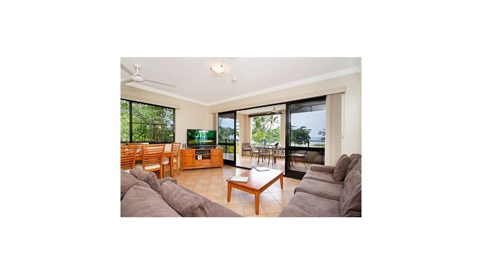 Mediterranean Beachfront Apartments poza 8