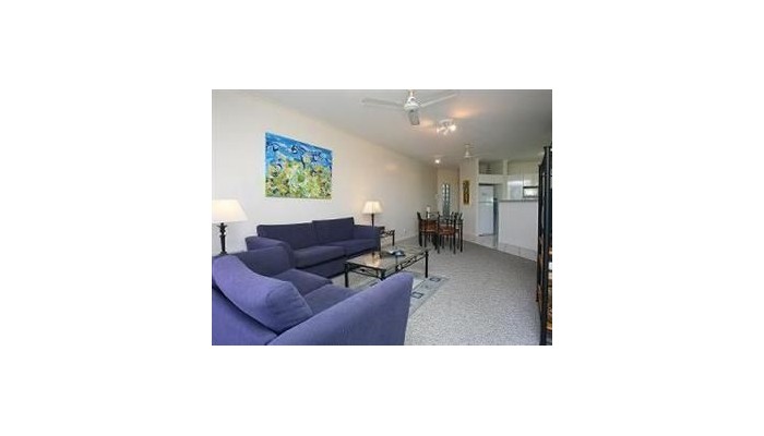 On The Beach Holiday Apartments poza 2