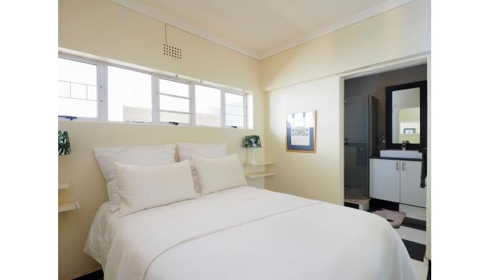 6 The Apartment poza 4