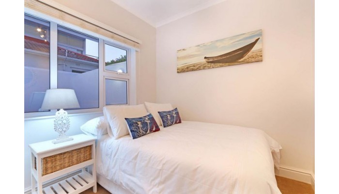 Camps Bay Beach Apartment poza 3