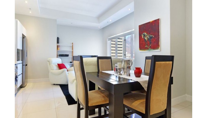 Hotel Triangle Luxury Suites By Totalstay poza 5