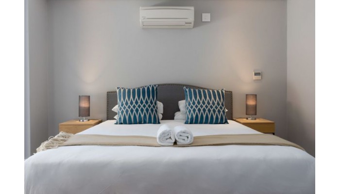 Hotel Warwick 107 poza 0