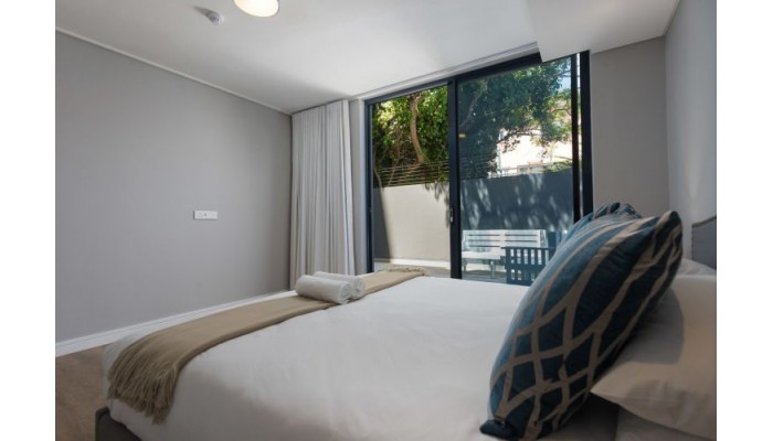 Hotel Warwick 107 poza 3