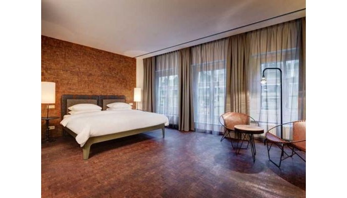 V Nesplein Hotel poza 4