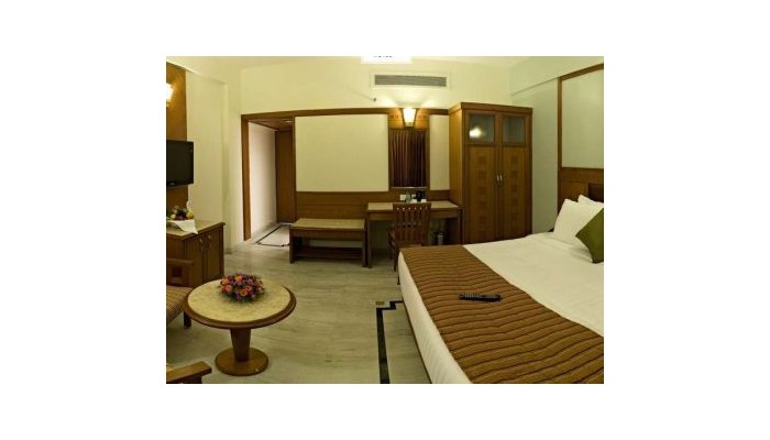 Hotel Jaya Pushpam poza 6