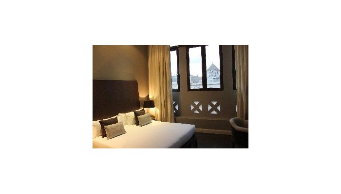 International Cool Local Hotel poza 6