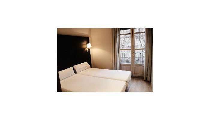 International Cool Local Hotel poza 3