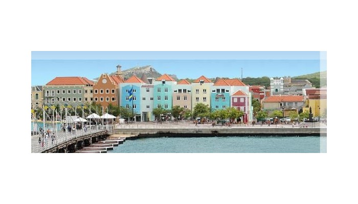 E M City Hotel poza 3