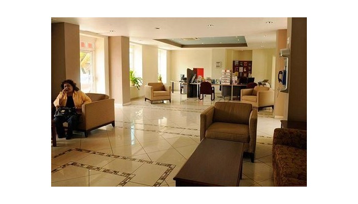 E M City Hotel poza 9