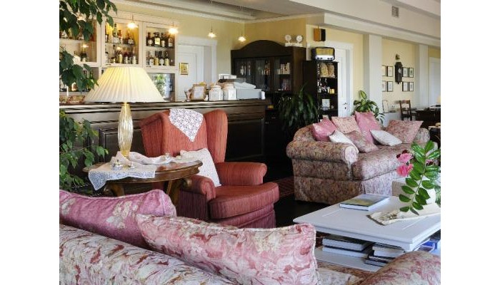 Jennifer Home Hotel poza 5