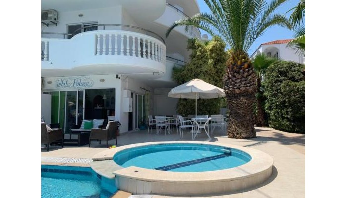 White Palace Studios poza 16