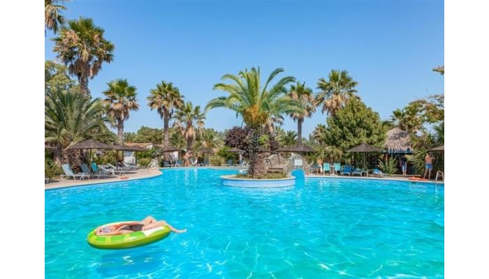 Tropical Hotel - Fourka poza 9