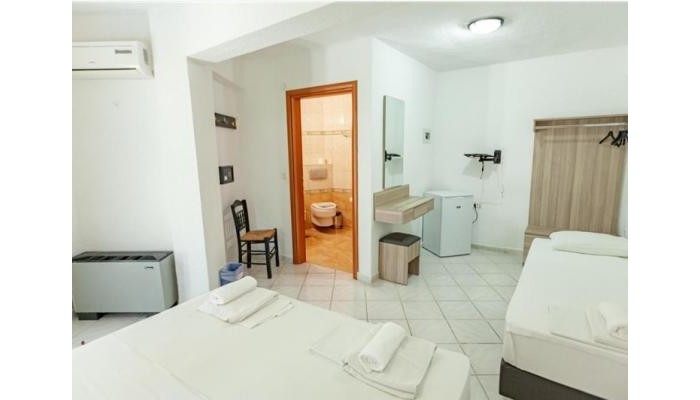 Tropical Hotel - Fourka poza 4