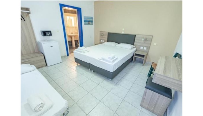 Tropical Hotel - Fourka poza 5