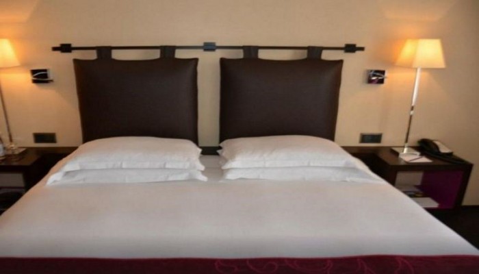 Eastwest Hotel poza 1