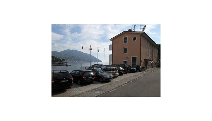 Hotel Elena poza 2